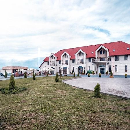 The Frontier Hotel Siret Экстерьер фото